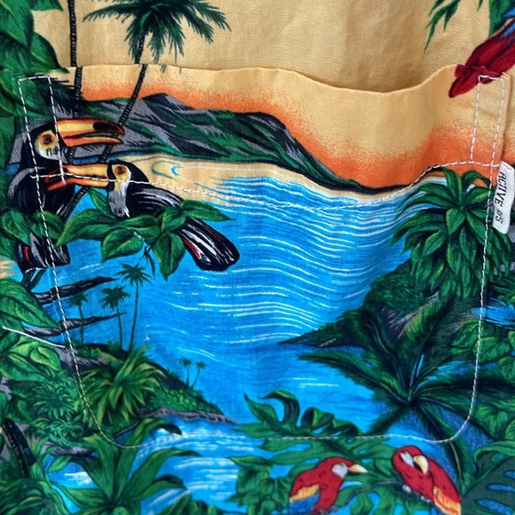 Active button down short sleeve casual tropical Hawaiian parrots palm trees sz M - Picture 5 of 11